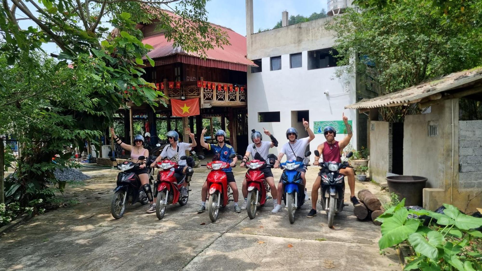 Hostel Nomadders Ha Giang Exterior foto